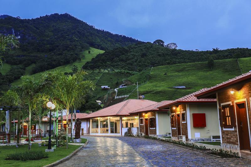Aldeia Manacas * Sao Bento do Sapucai